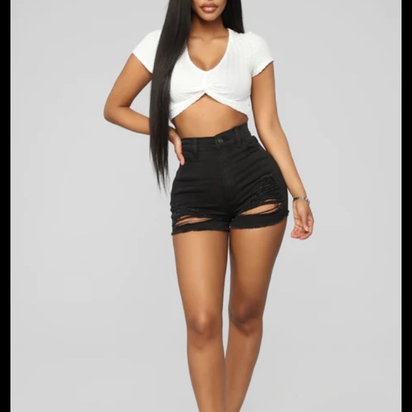 Fashion Nova sorry mom shorts black - Picture 3 of 4